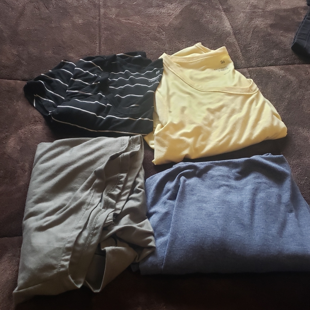 Lot of 4 so kohls v neck shirts xl